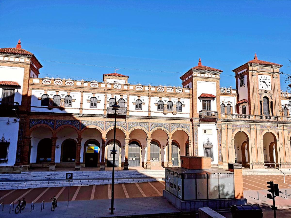 Sherryflat La Estacion - Parking Jerez de la Frontera Exterior foto